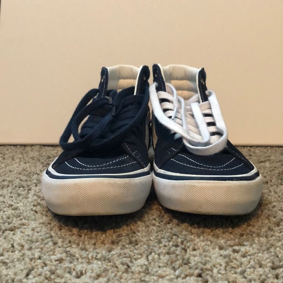 Vans - Picture 3 of 3